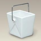 Container　With 　Metal　Handle